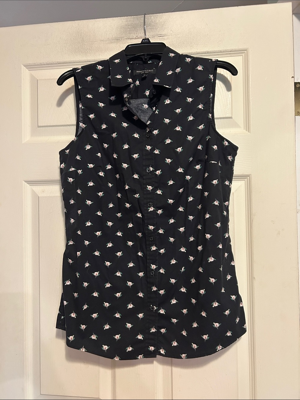 Banana Republic Riley Shirt Black Sleeveless Floral Button-Down Blouse Size 12